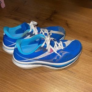 womens saucony endorphins